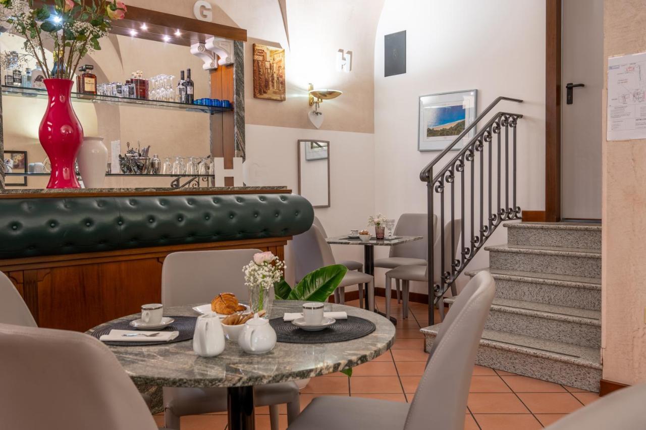 Hotel Grimaldi Treia Eksteriør bilde
